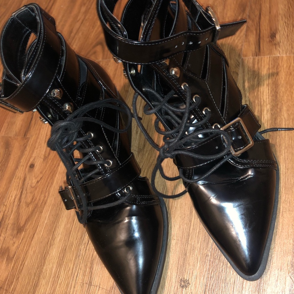ANKLE BOOTS